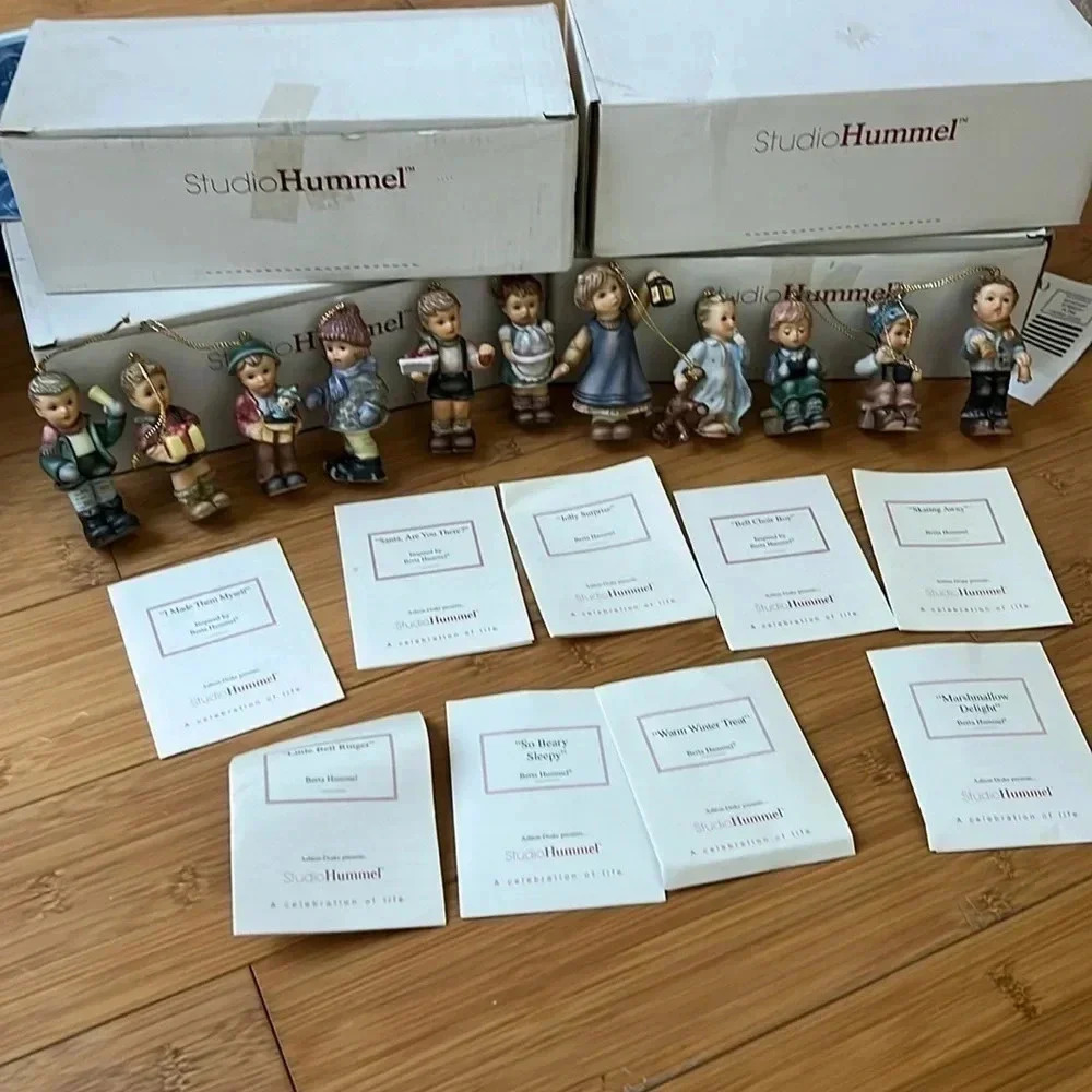 Set of 11 Hummel figurines,y boxes COA flawless 2001 2002
